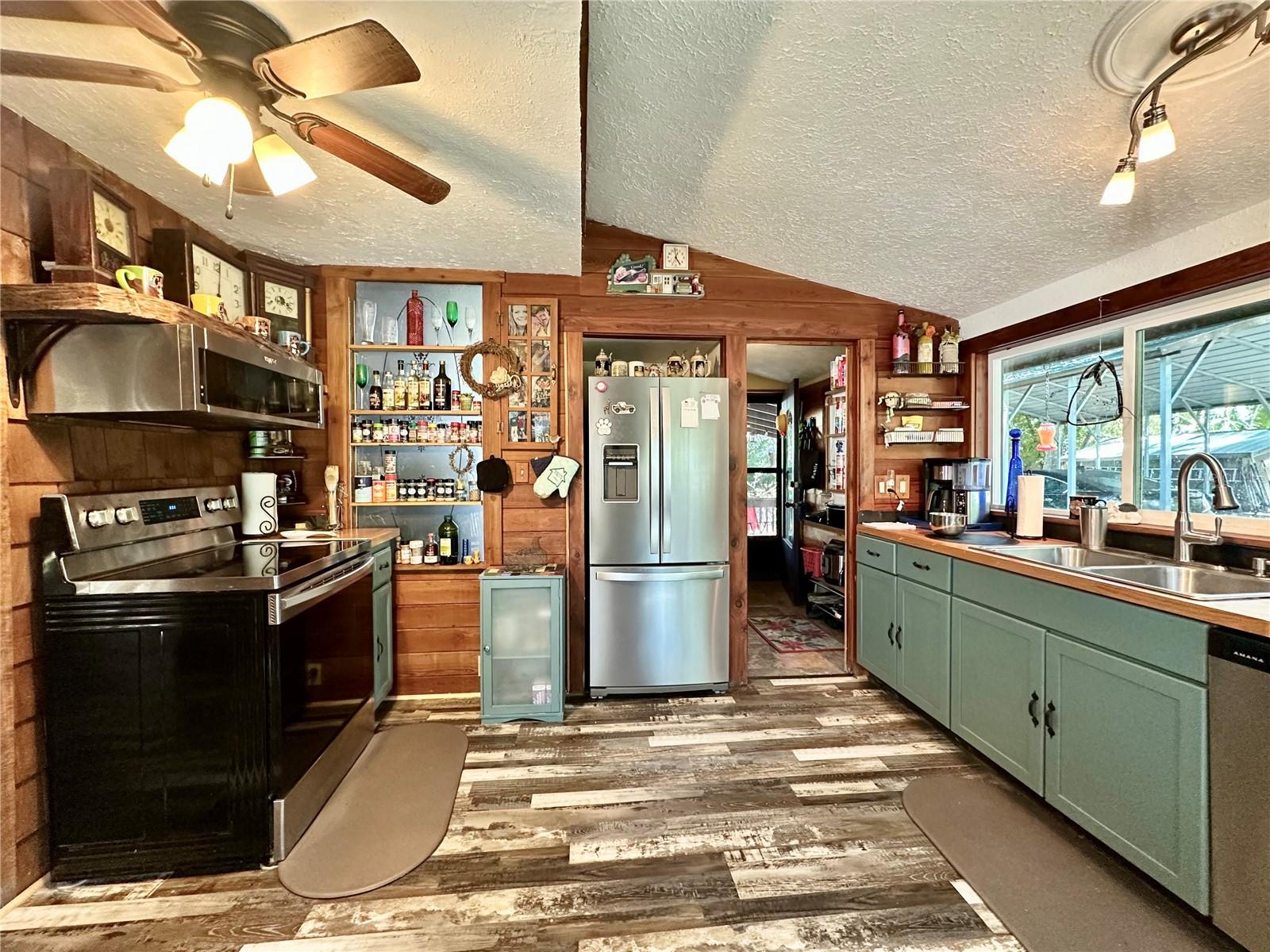 SUWANEE RIVER SPGS UN 3 - Residential