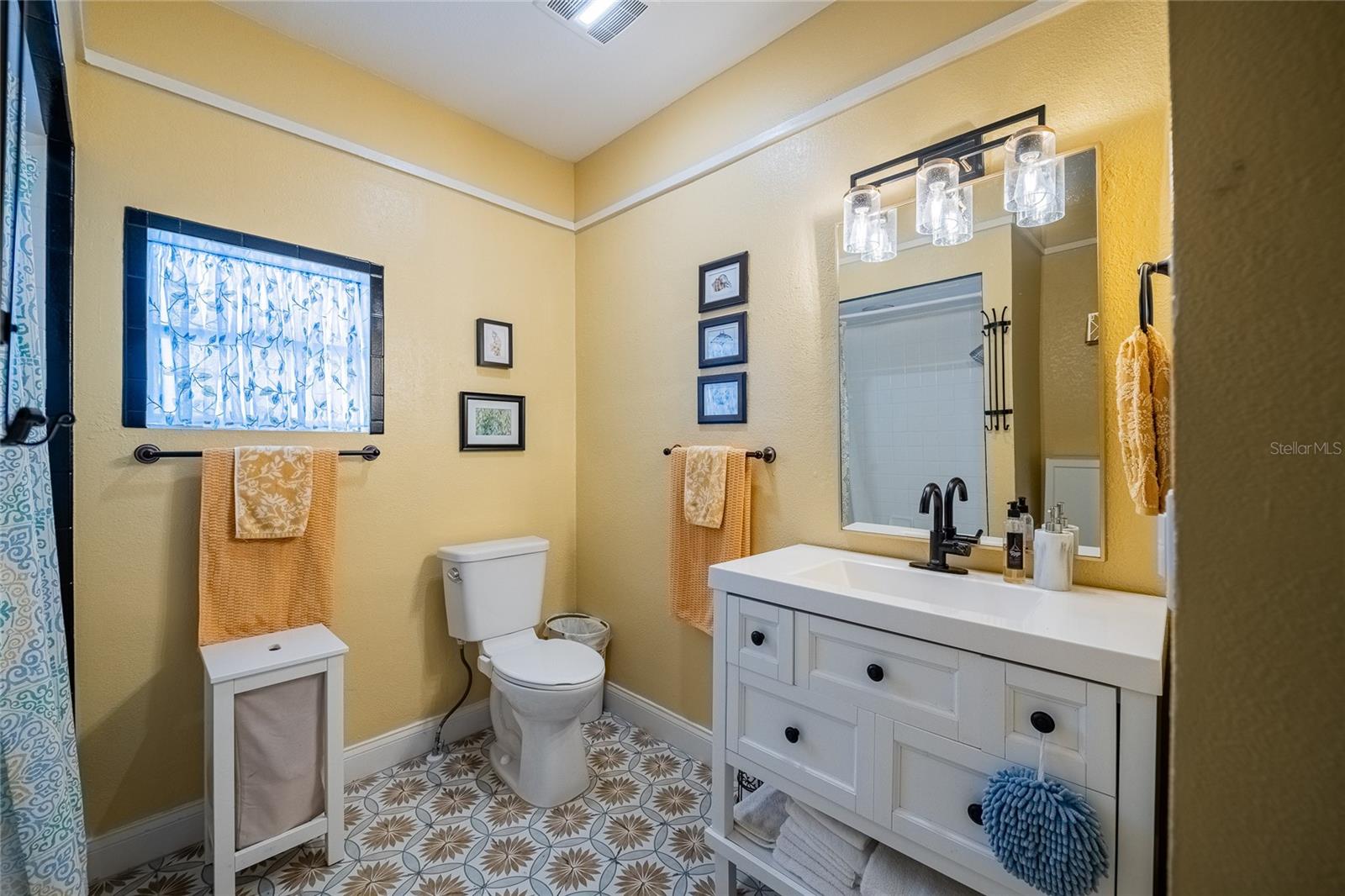 DIXIELAND REV - Residential