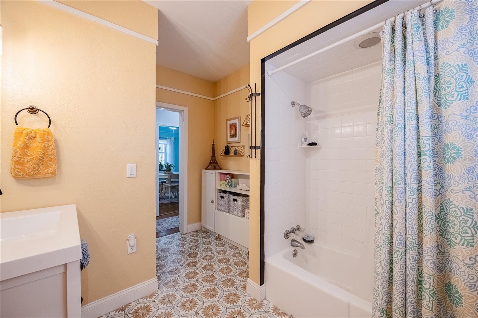 DIXIELAND REV - Residential