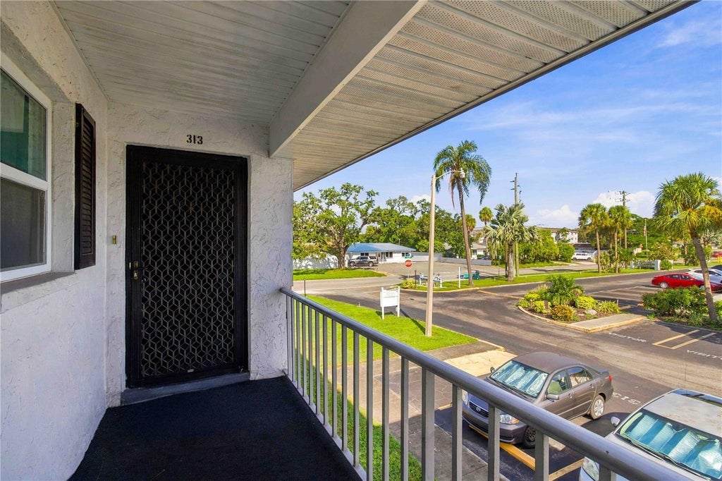 Photo of 304 47th Avenue Drive W #313, Bradenton, FL 34207 (MLS # A4706047)