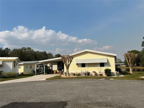 Photo of 122 Tamarisk Way, Leesburg, FL 34748 (MLS # G5100897)