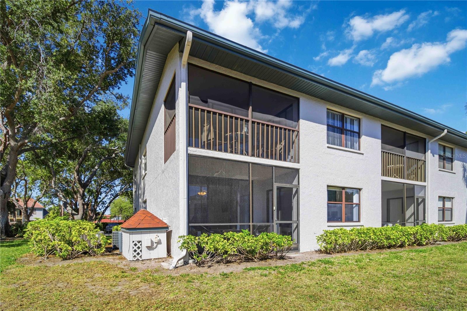 SHOREWALK BATH & TENNIS CLUB I - Residential