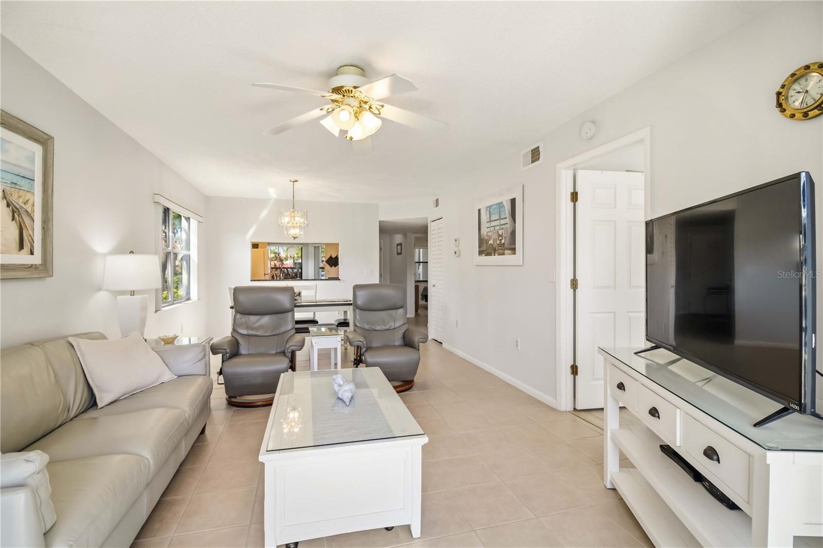 SHOREWALK BATH & TENNIS CLUB I - Residential