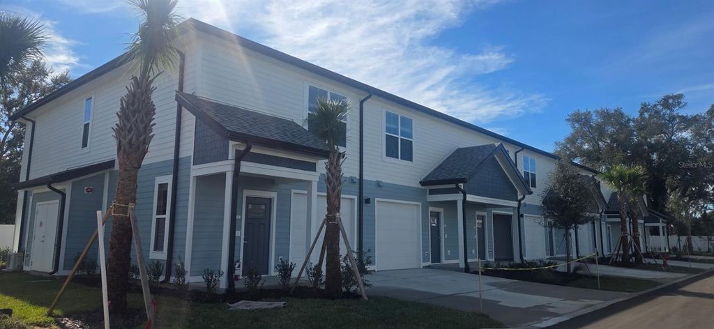 Photo of 1001 Caroline Street #1-01, Tavares, FL 32778 (MLS # O6360368)