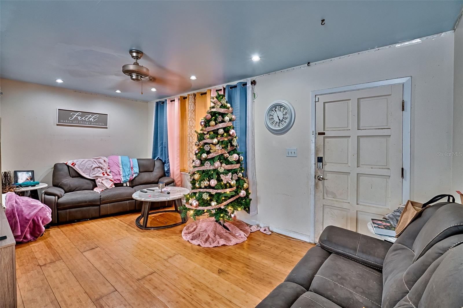 LAKE RIDGE - Residential