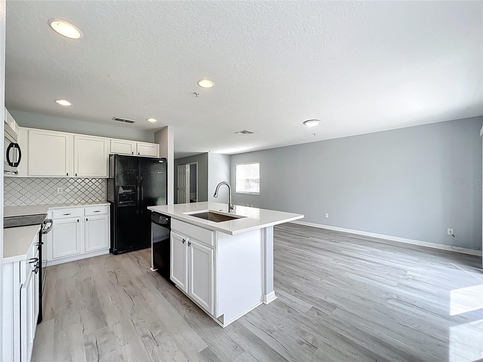 LYNWOOD AT SOUTHMEADOW CONDO PH 11 - Residential