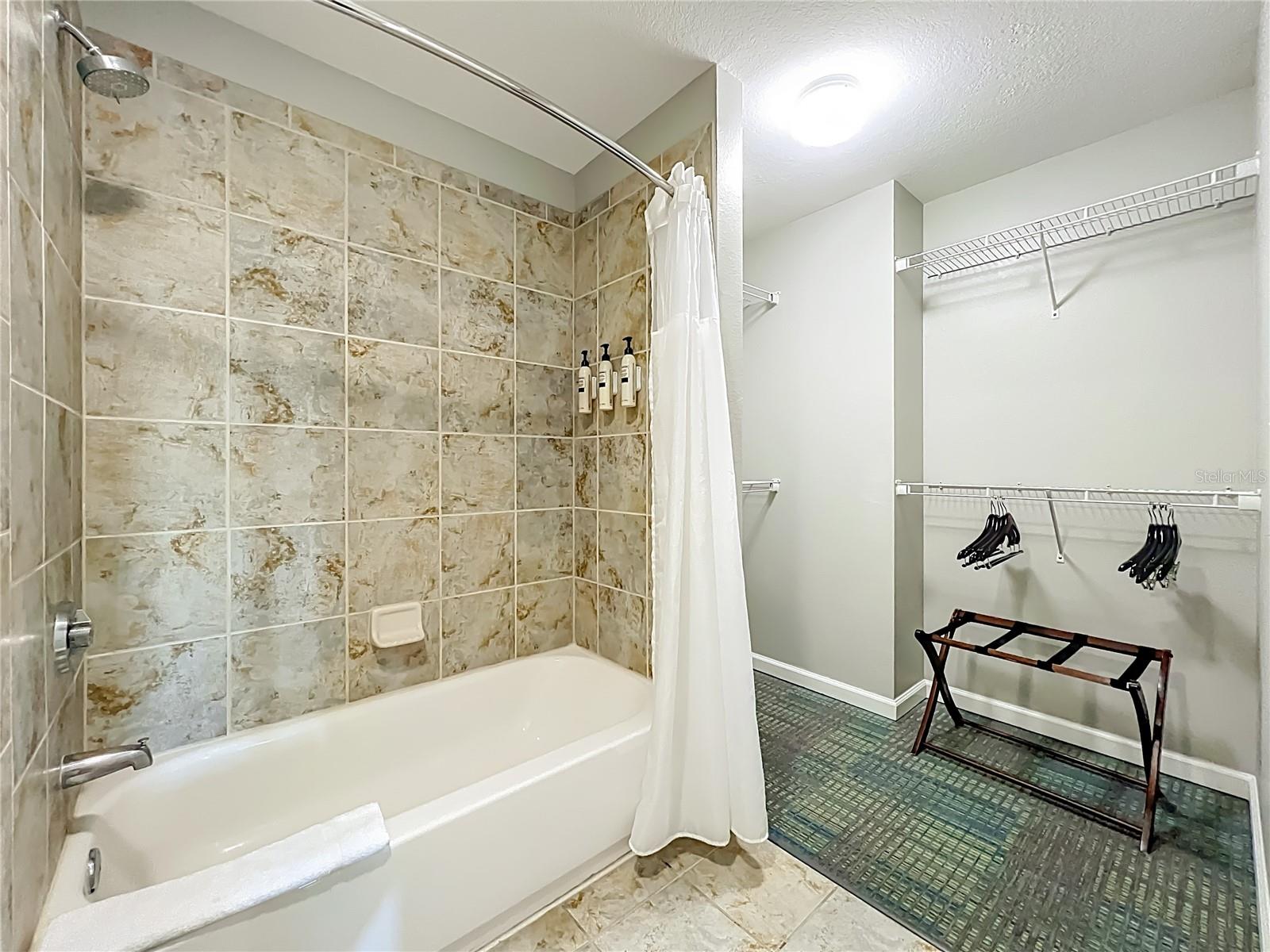 GROVE RESORT AND SPA HOTEL CONDO 1 - Residential