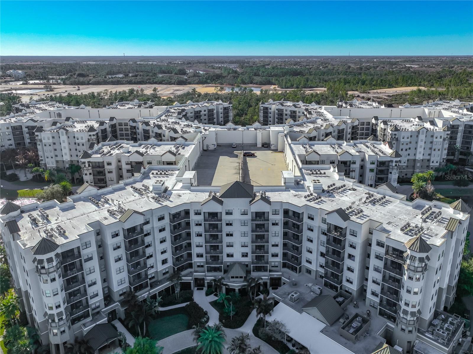 GROVE RESORT AND SPA HOTEL CONDO 1 - Residential