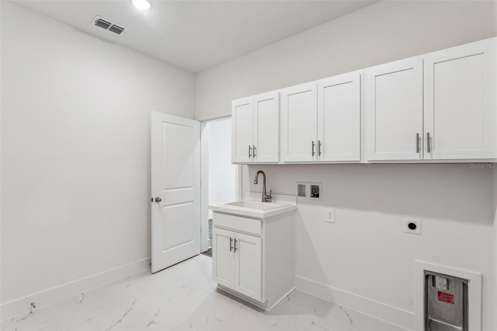 EDEN CREST - Residential
