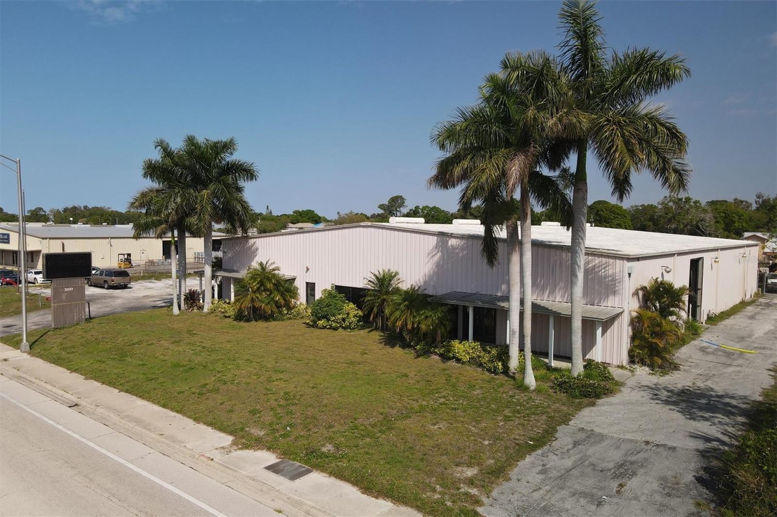 LORRAINE PARK - Commercial Sale