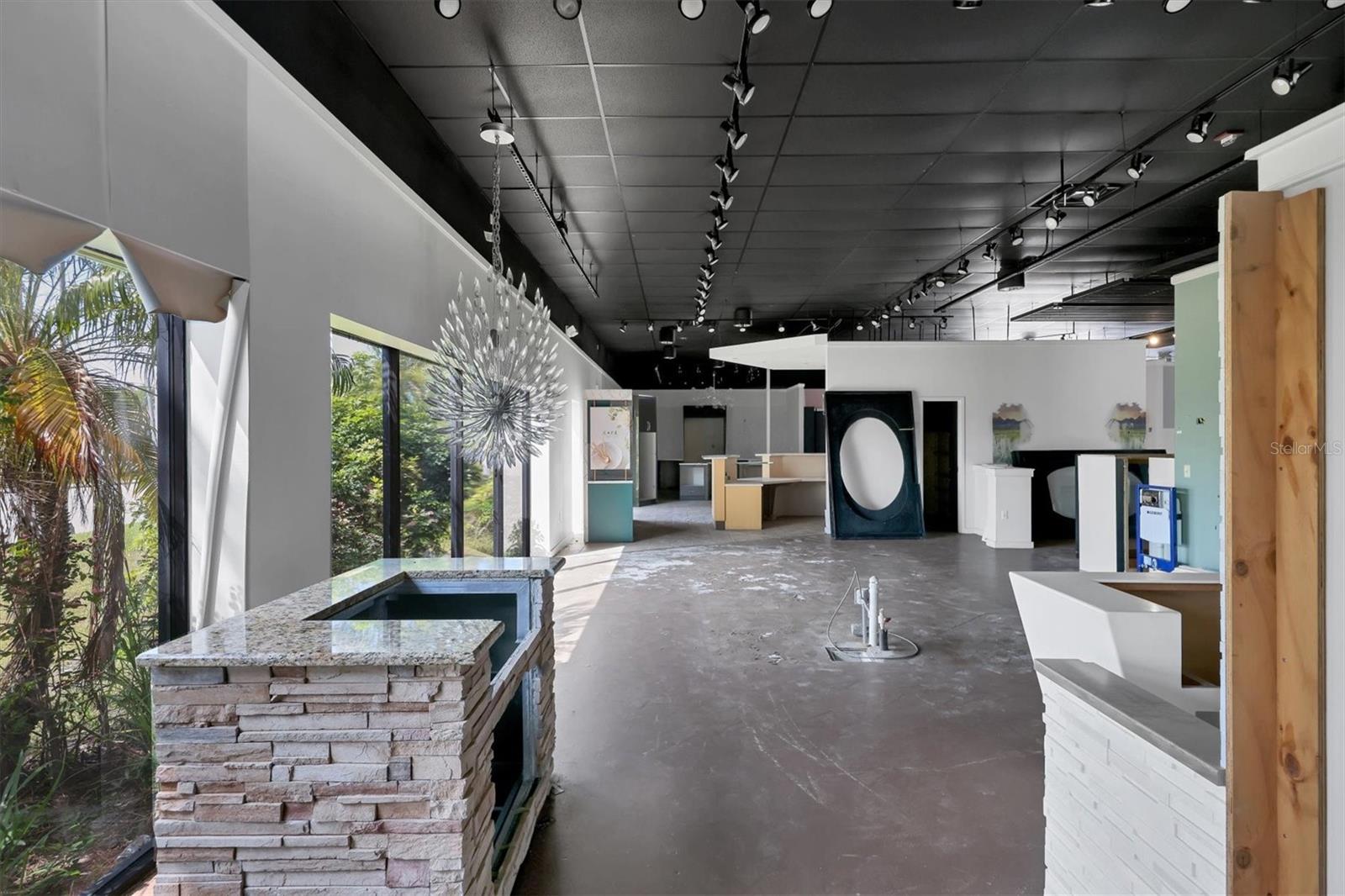 LORRAINE PARK - Commercial Sale