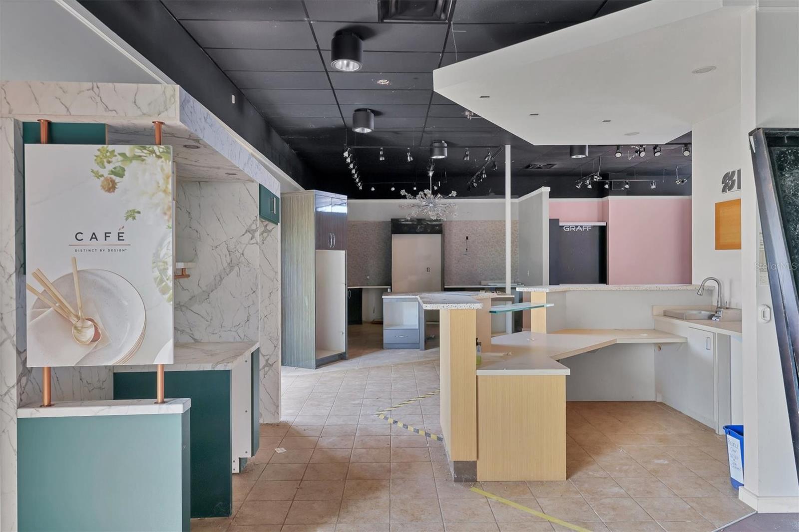 LORRAINE PARK - Commercial Sale