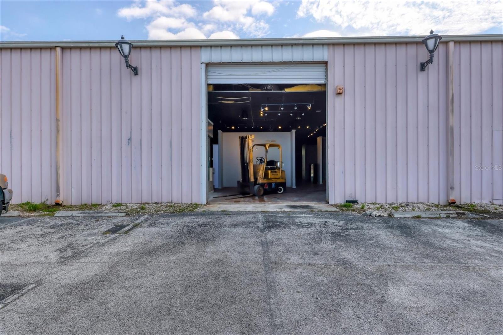 LORRAINE PARK - Commercial Sale