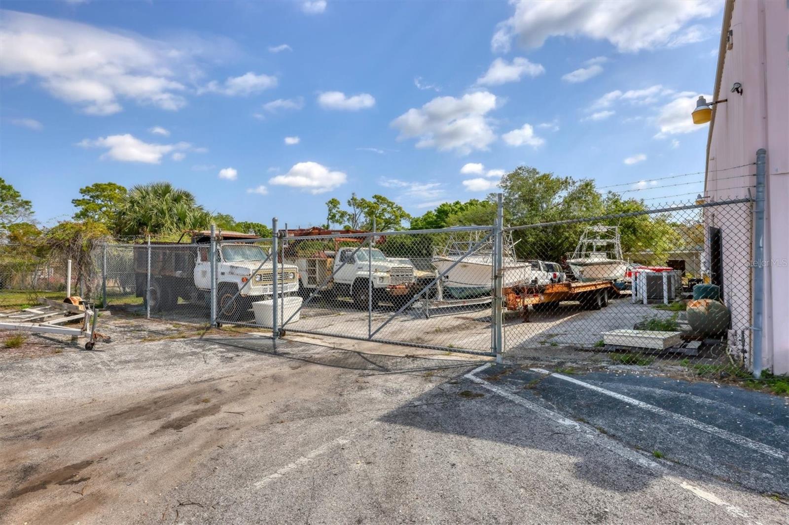 LORRAINE PARK - Commercial Sale