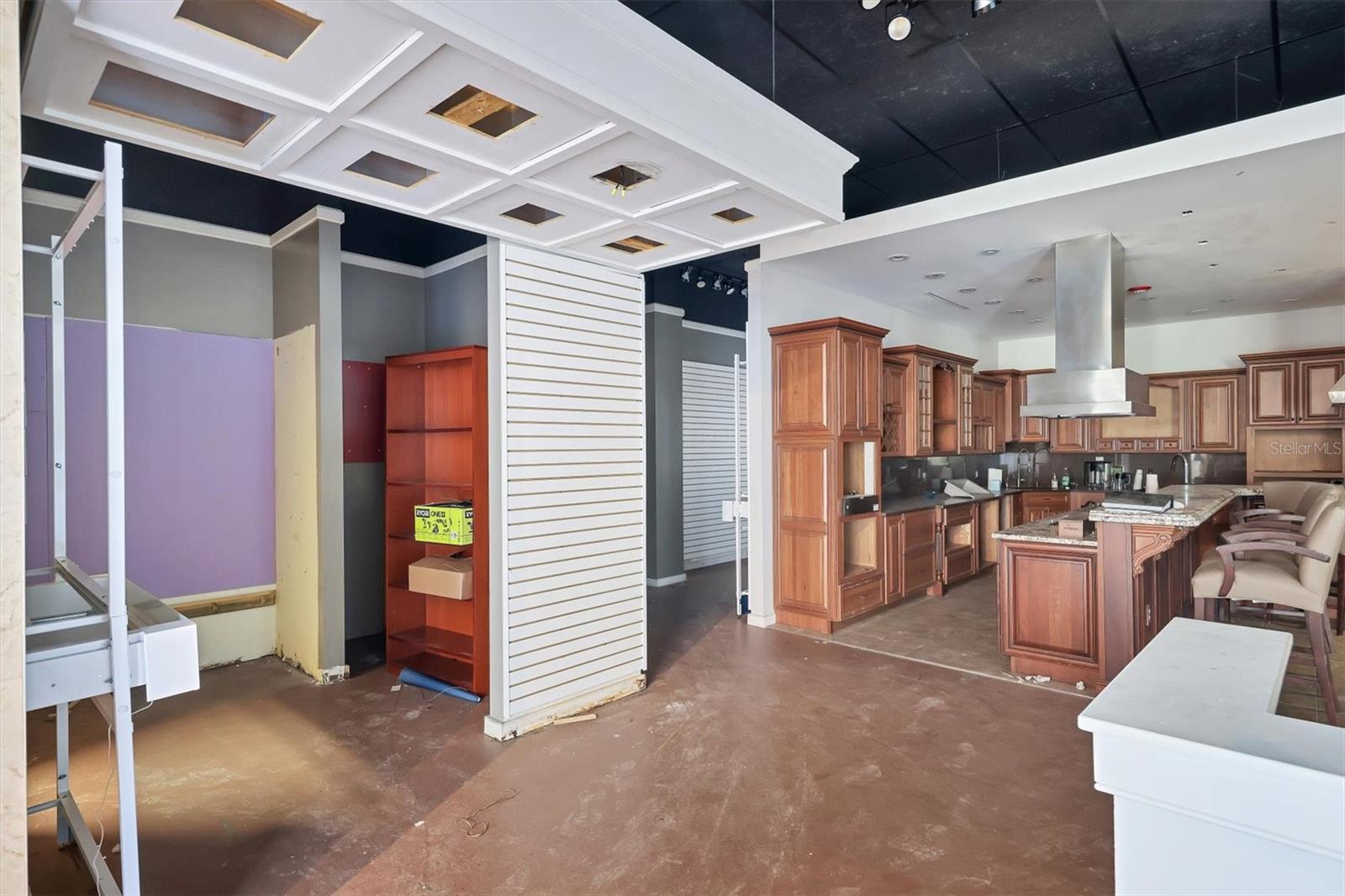 LORRAINE PARK - Commercial Sale