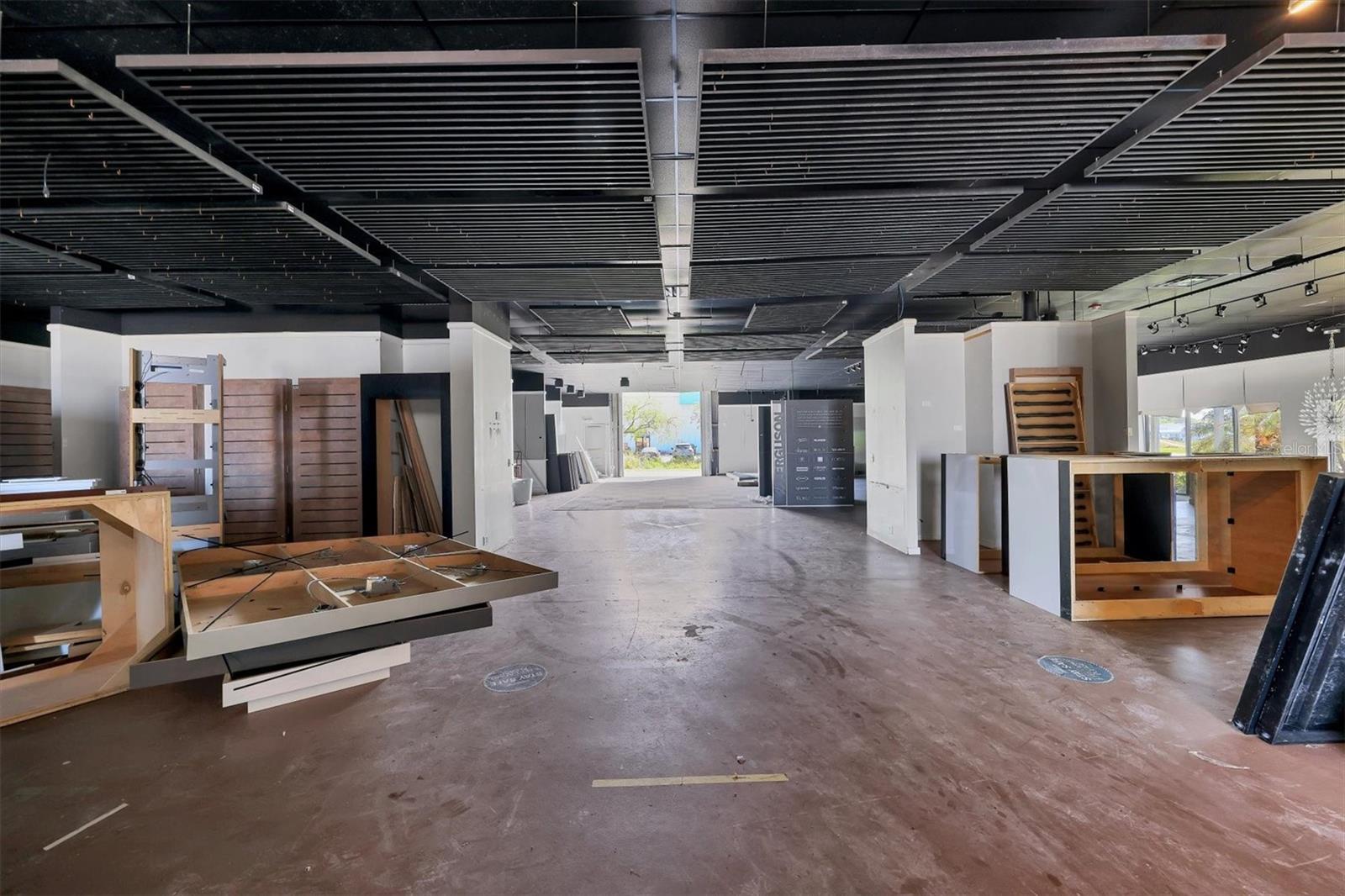 LORRAINE PARK - Commercial Sale