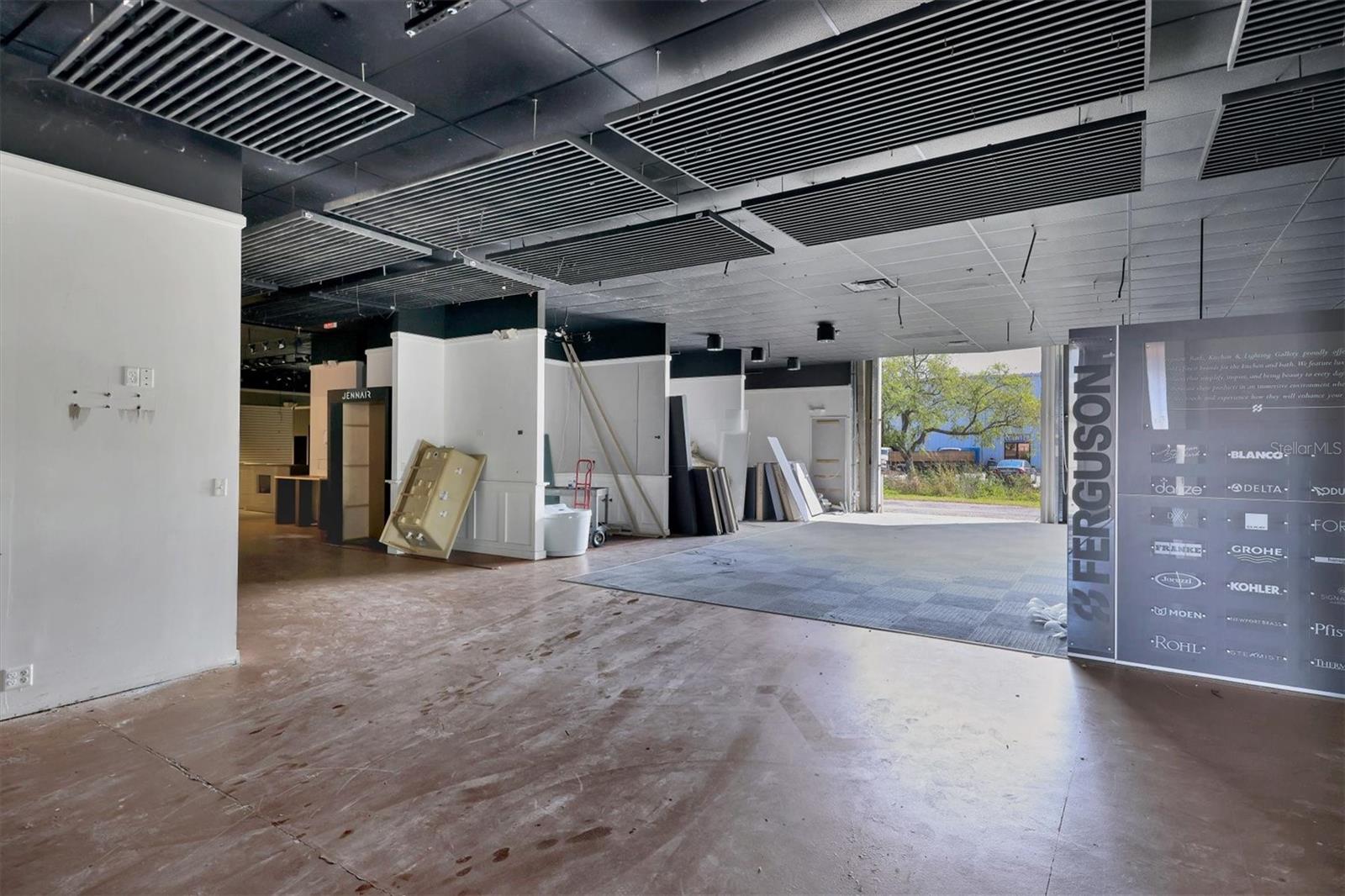 LORRAINE PARK - Commercial Sale