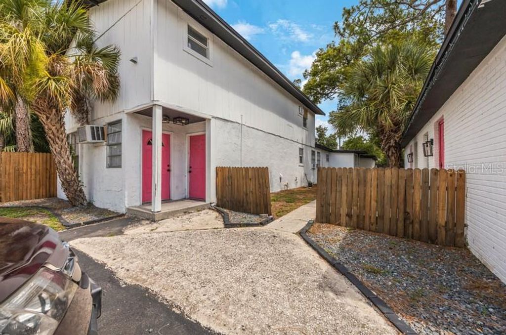 Photo of 12703 N 15th St, Tampa, FL 33612 (MLS # TB8478251)