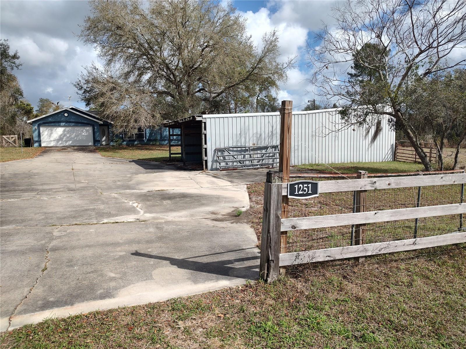 ASSESSORS LT 02 03 04 & NW 01/4 SW 01/4 32 15 30 - Residential