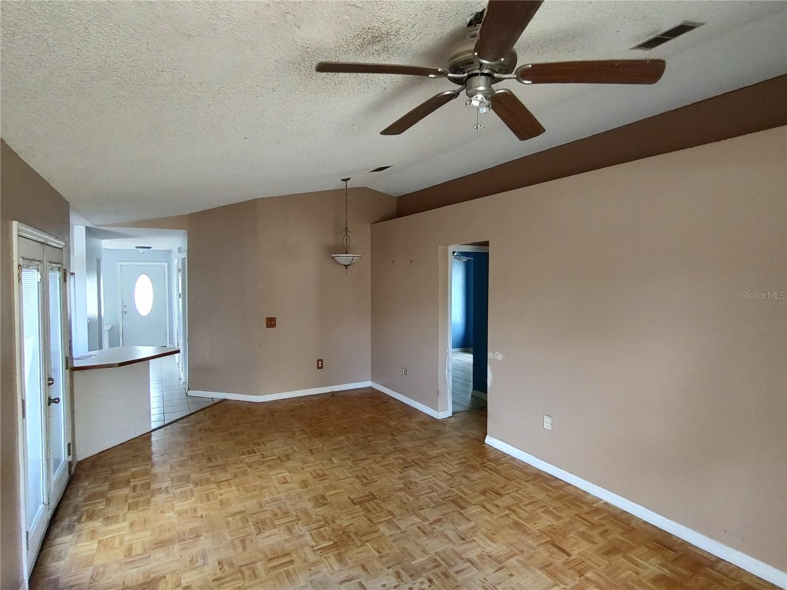 ASSESSORS LT 02 03 04 & NW 01/4 SW 01/4 32 15 30 - Residential