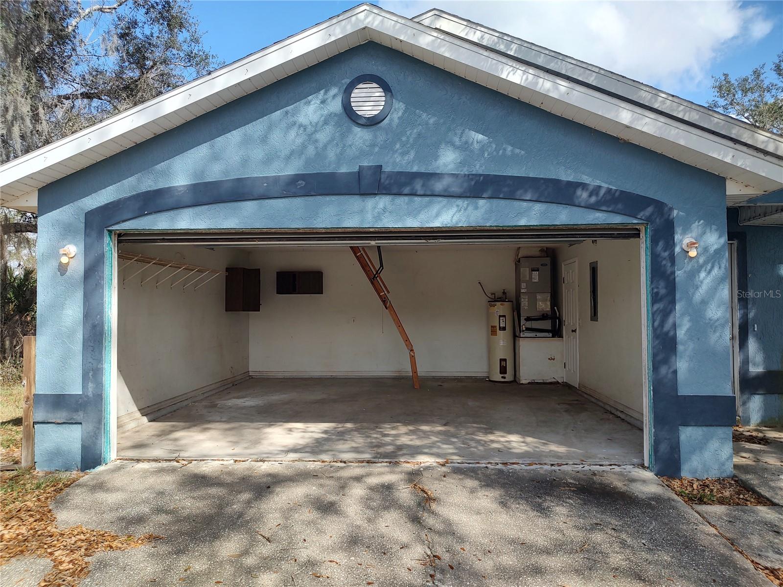 ASSESSORS LT 02 03 04 & NW 01/4 SW 01/4 32 15 30 - Residential