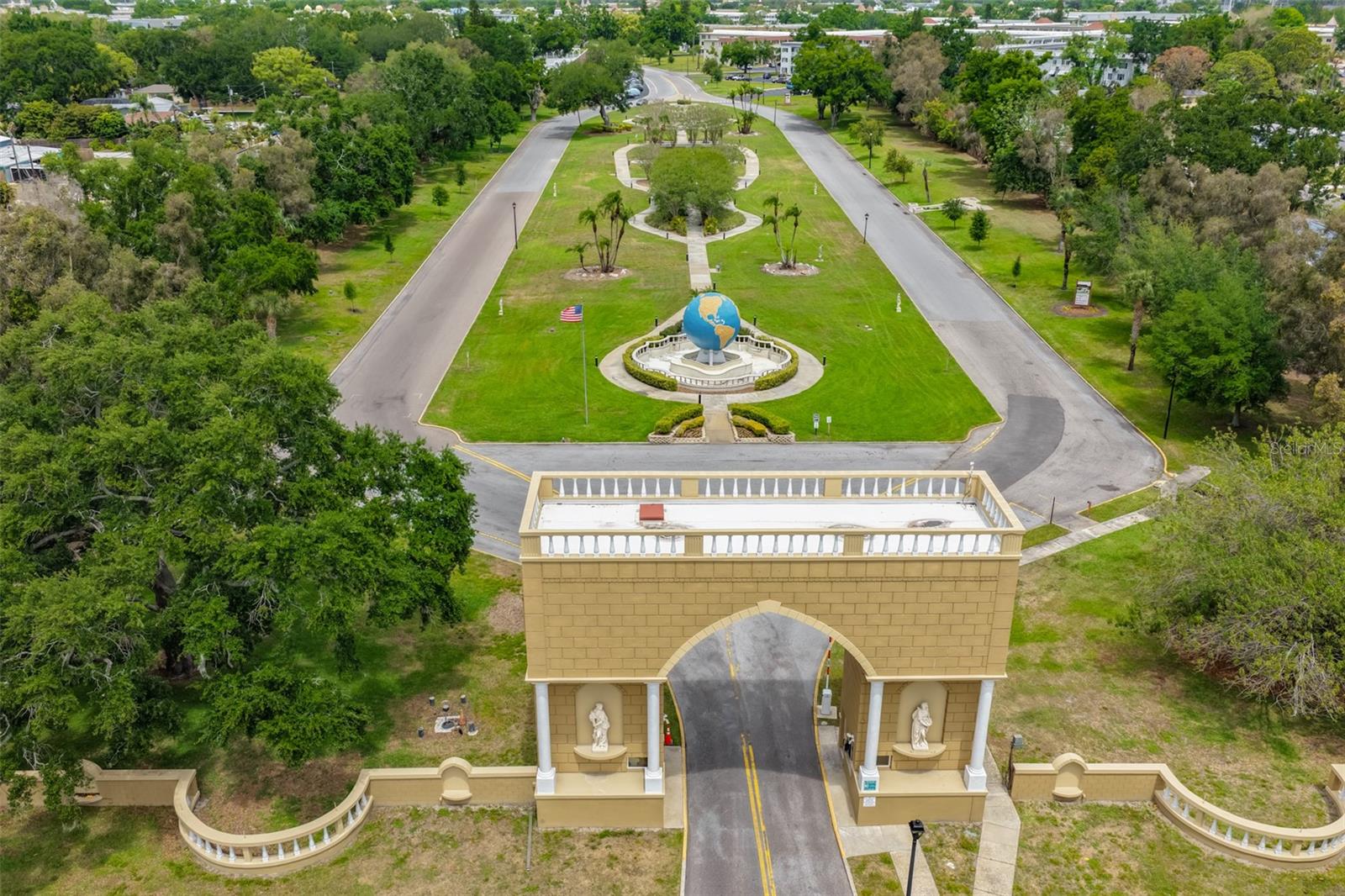 ON TOP OF THE WORLD - Residential Lease