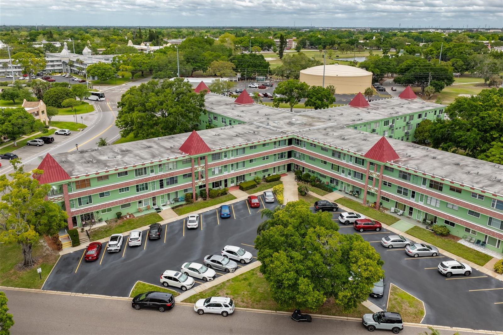 ON TOP OF THE WORLD - Residential Lease