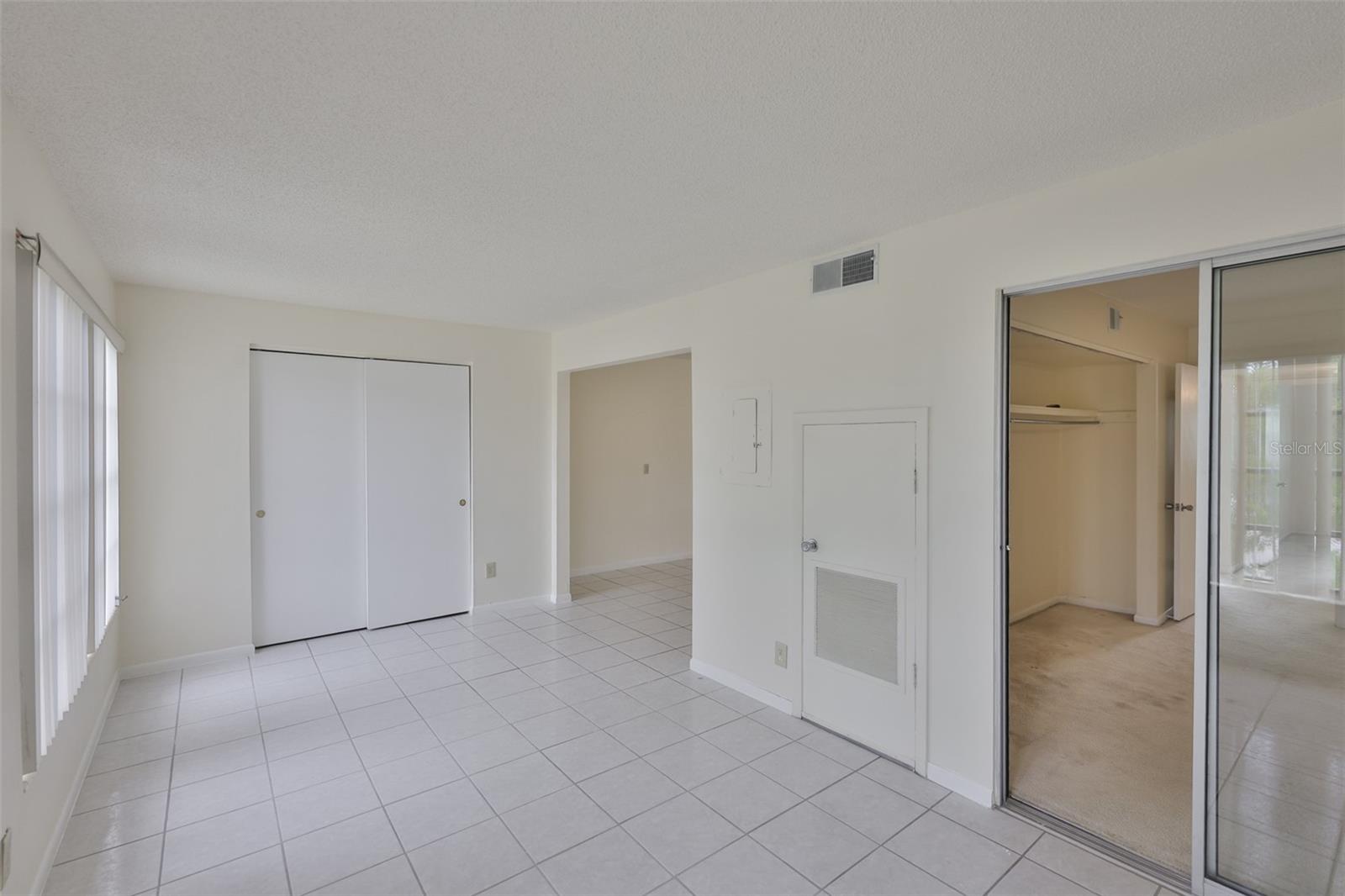 ON TOP OF THE WORLD - Residential Lease