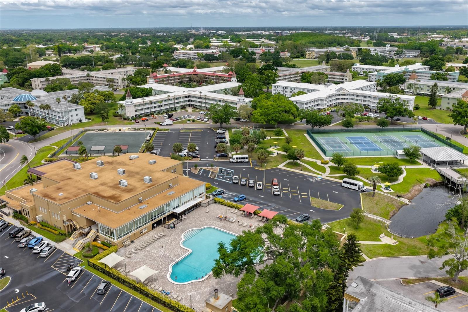 ON TOP OF THE WORLD - Residential Lease