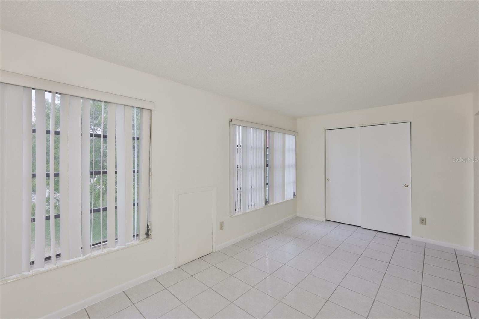 ON TOP OF THE WORLD - Residential Lease