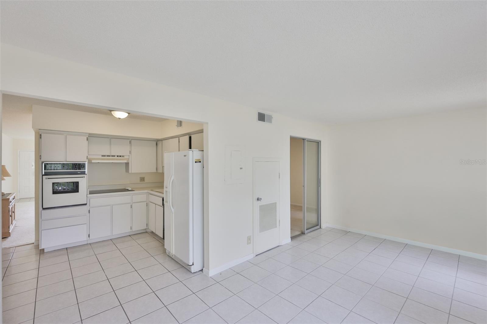 ON TOP OF THE WORLD - Residential Lease