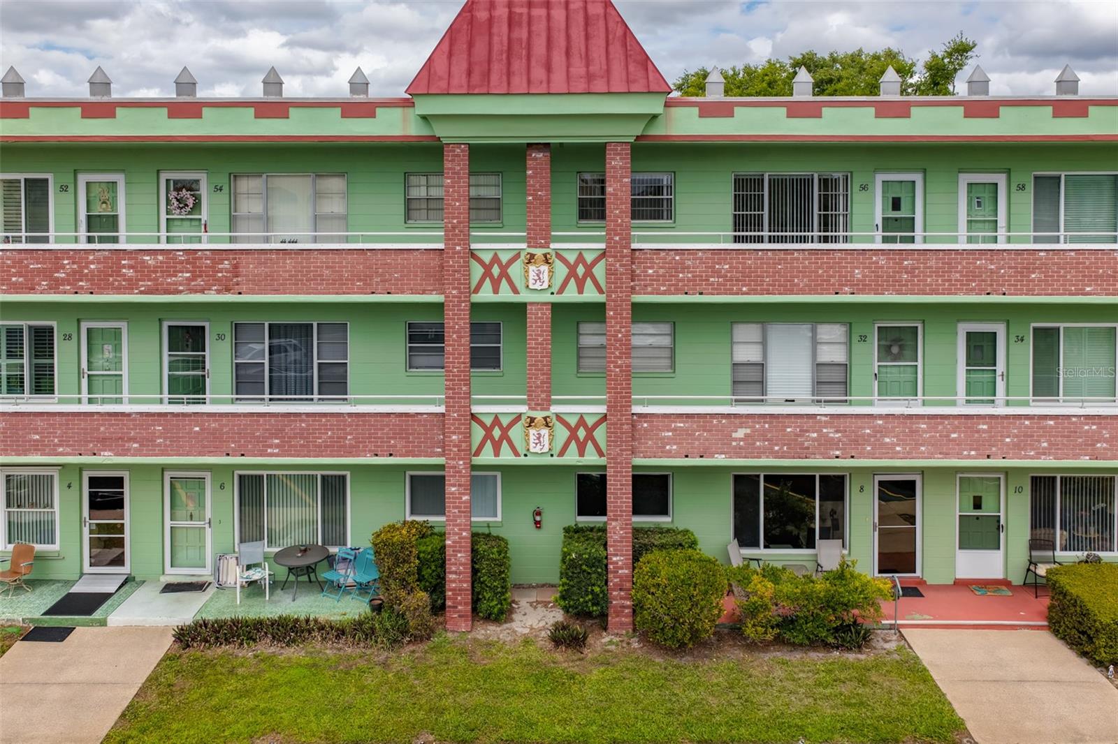 ON TOP OF THE WORLD - Residential Lease