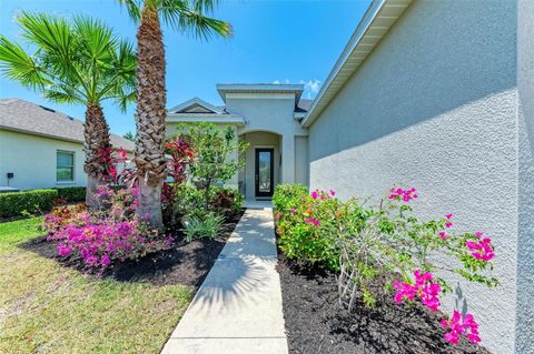 A home in PARRISH