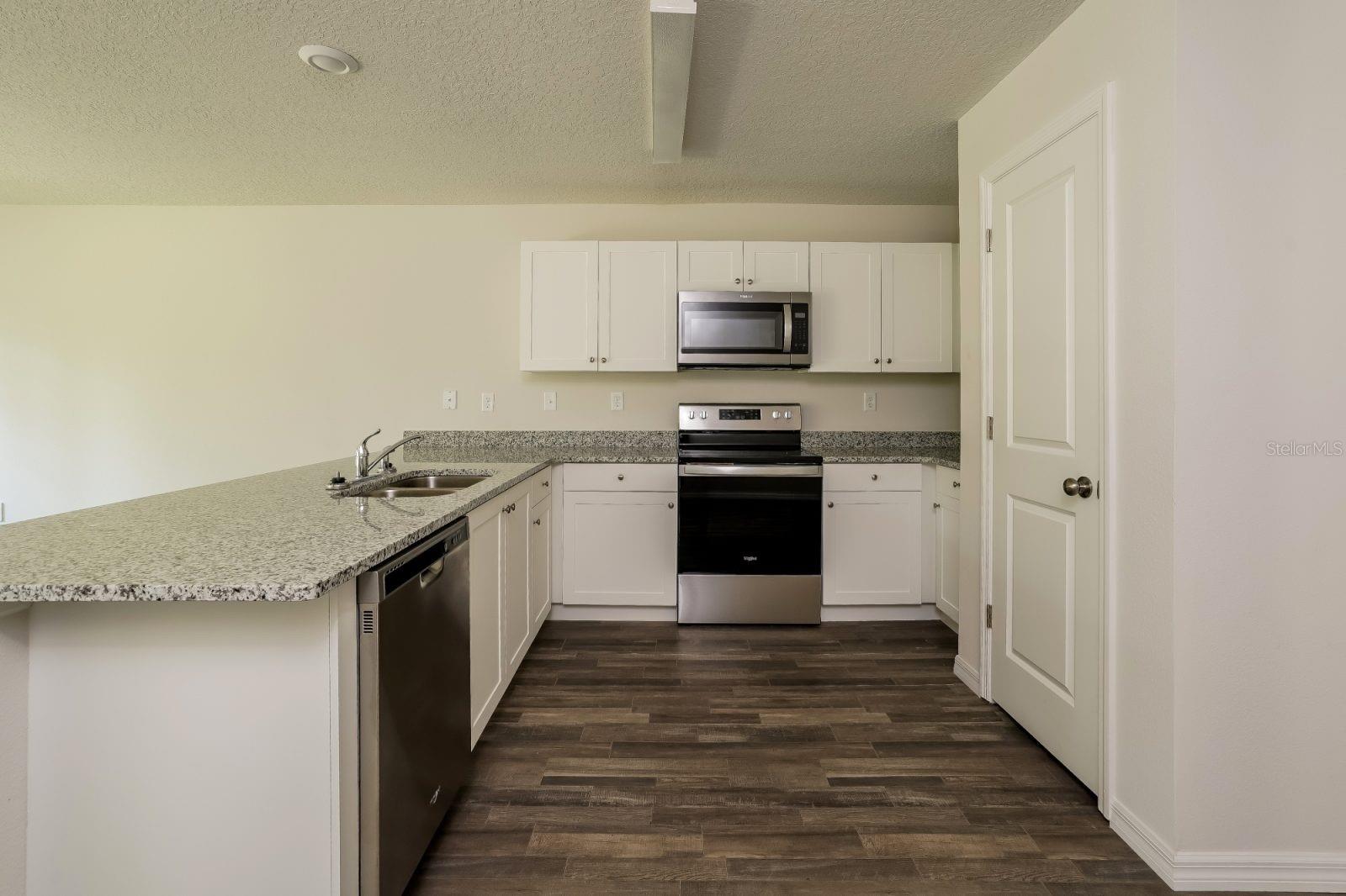 CITRUS SPGS UNIT 21 - Residential Lease