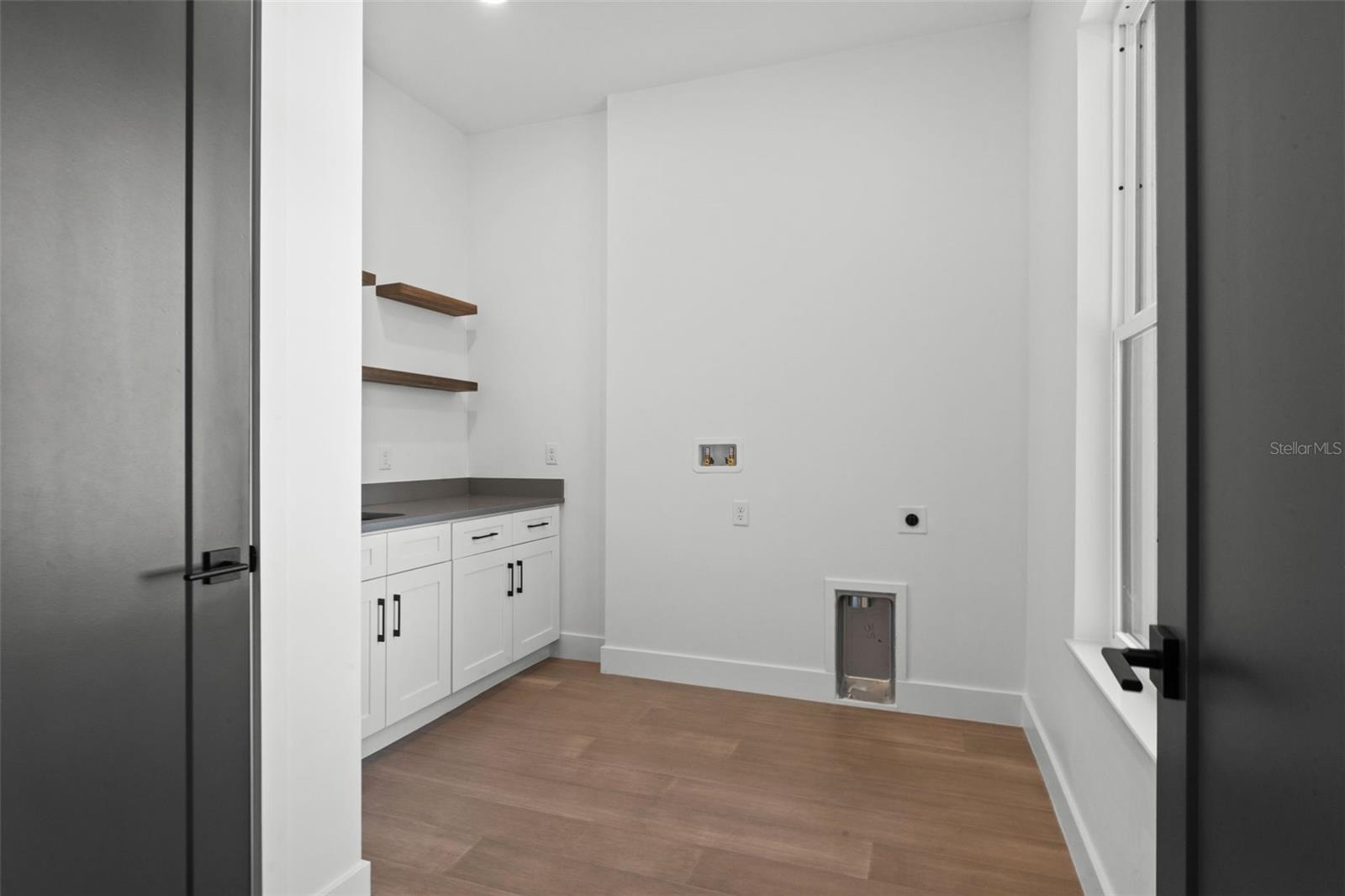 WATERGRASS- GRAYBROOK GATED SECTION - Residential