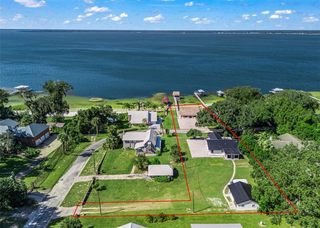 Photo of 14573 SE 139th Place, Ocklawaha, FL 32179 (MLS # G5119361)