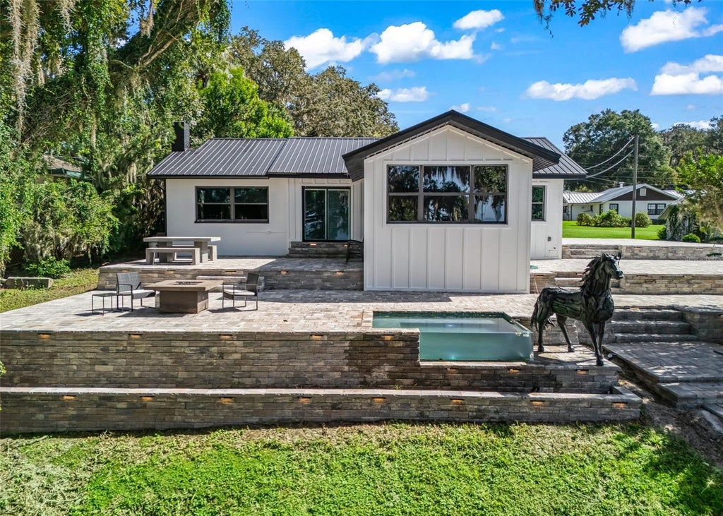 Photo of 14573 SE 139th Place, Ocklawaha, FL 32179 (MLS # G5119361)
