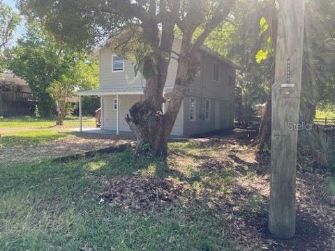 A home in WINTER HAVEN