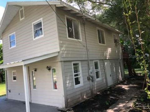 A home in WINTER HAVEN