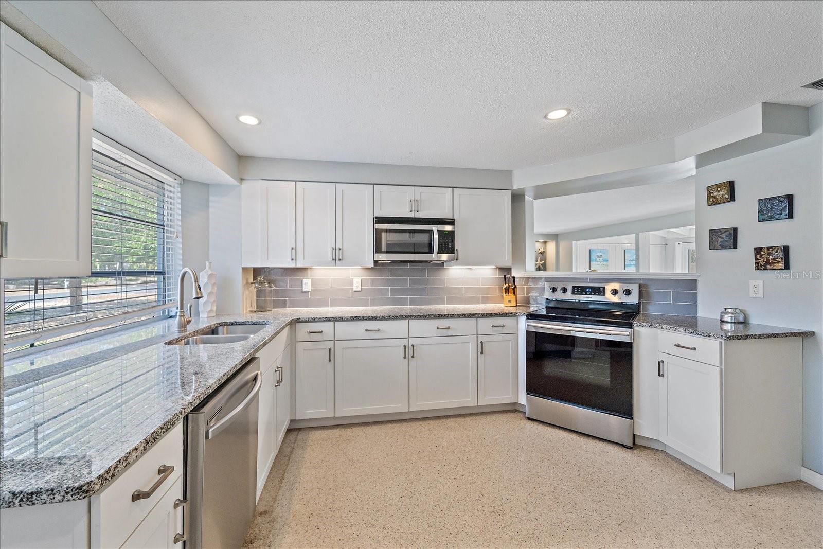 SIESTAS BAYSIDE WATERSIDE EAST - Residential