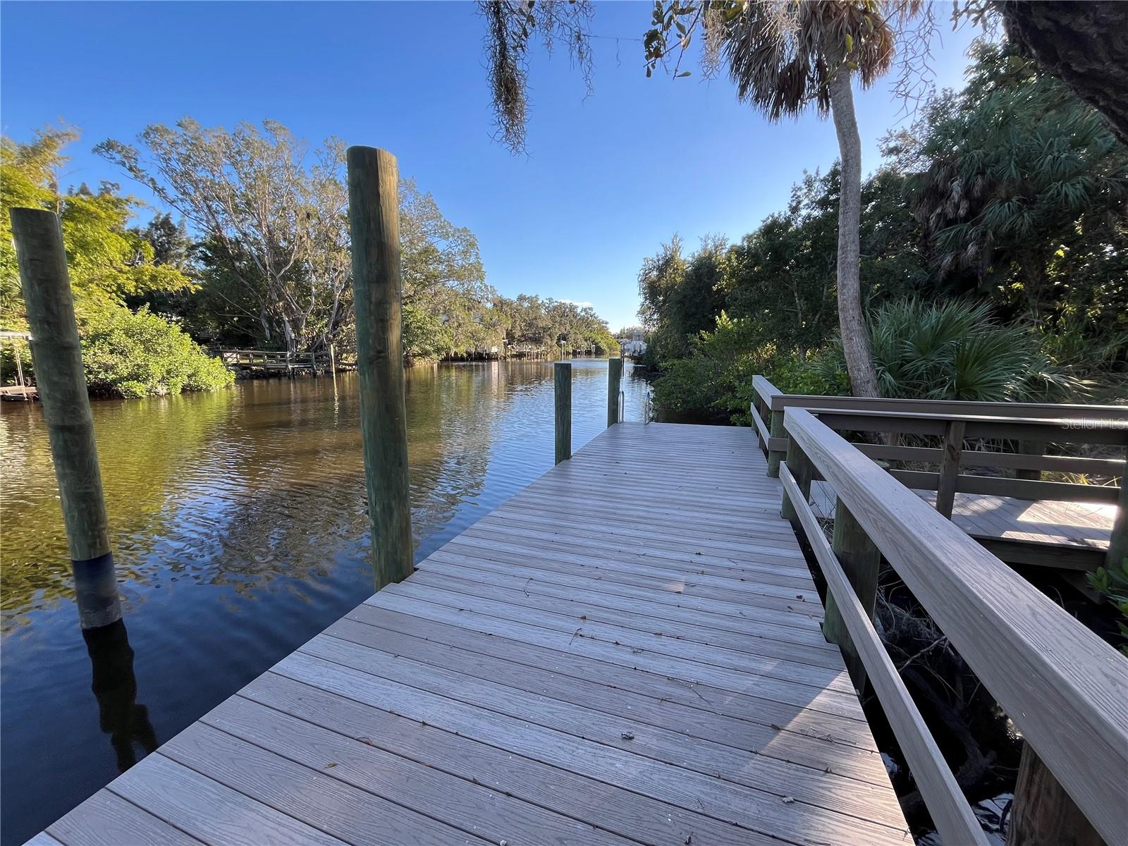 SARASOTA-VENICE CO RIVER SUB - Land