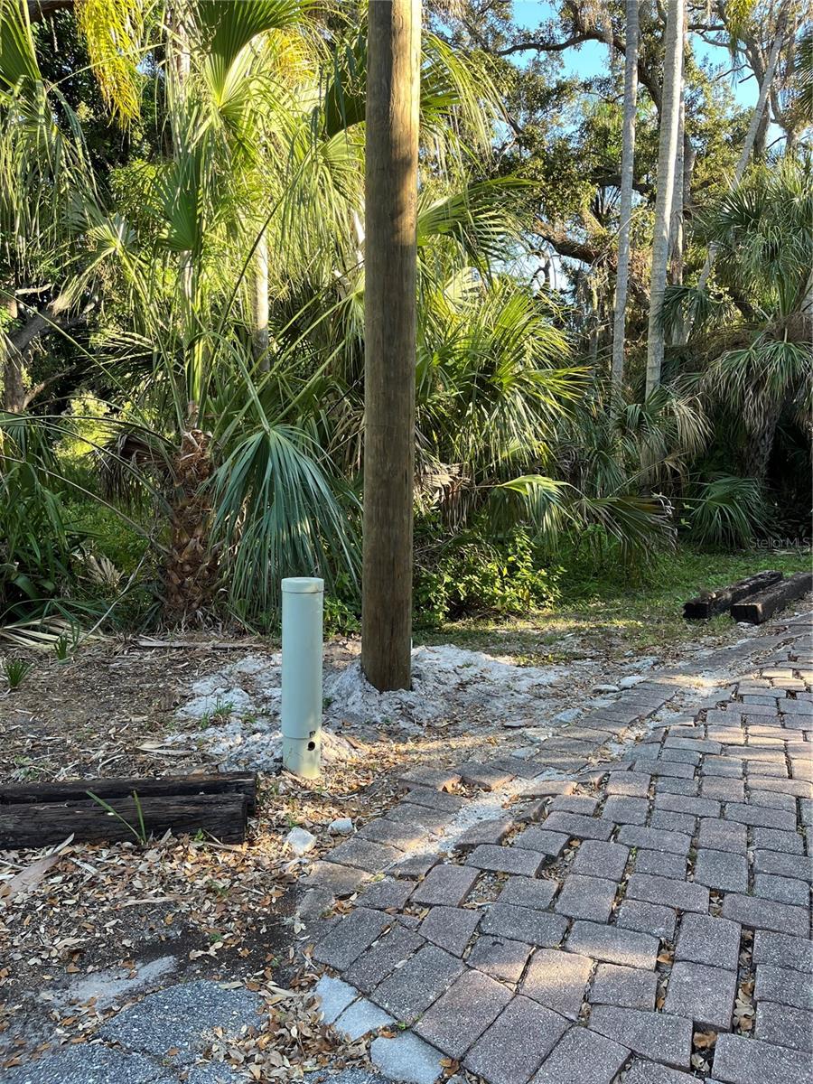 SARASOTA-VENICE CO RIVER SUB - Land