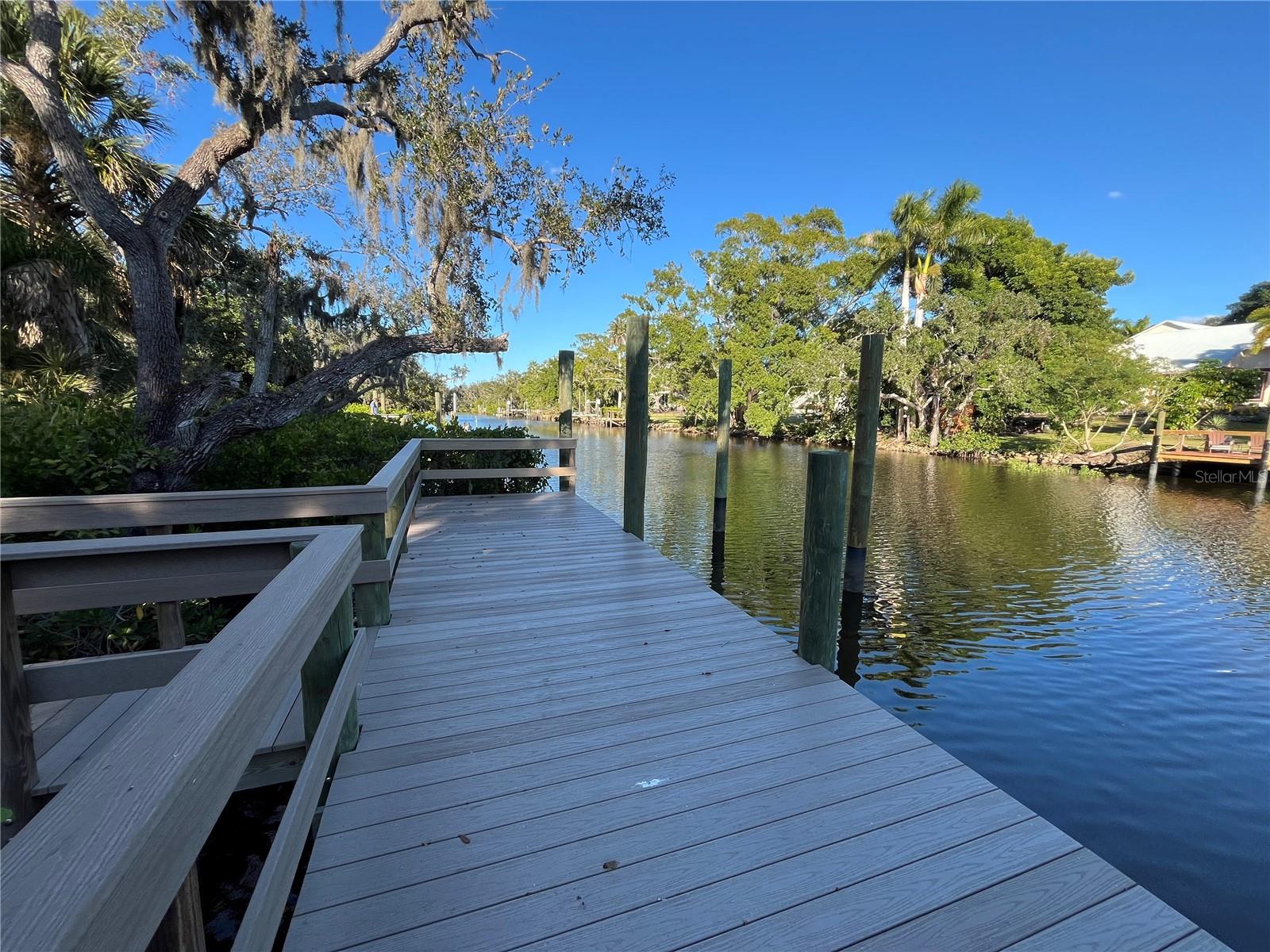 SARASOTA-VENICE CO RIVER SUB - Land