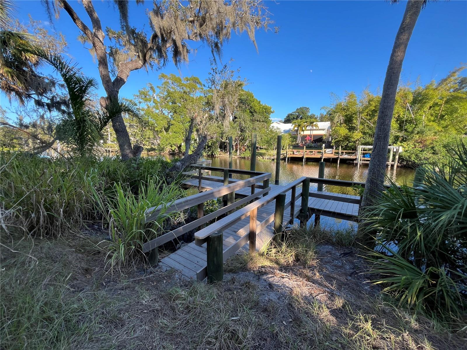 SARASOTA-VENICE CO RIVER SUB - Land