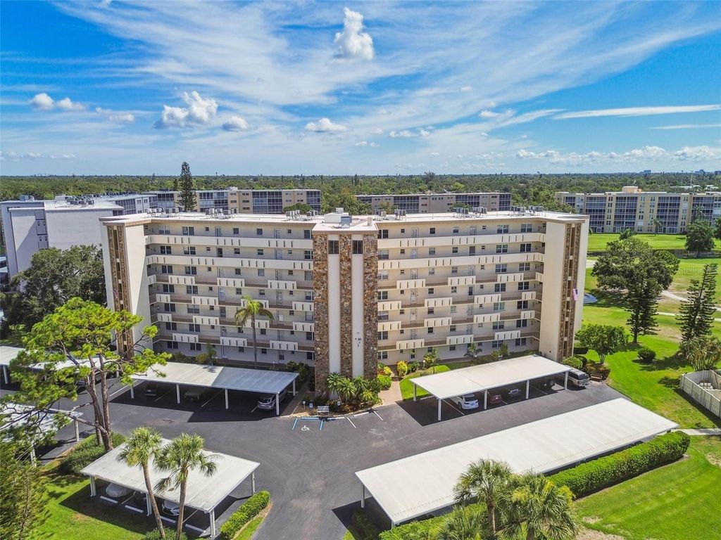 Photo of 3680 Ironwood Circle #606L, Bradenton, FL 34209 (MLS # A4660139)