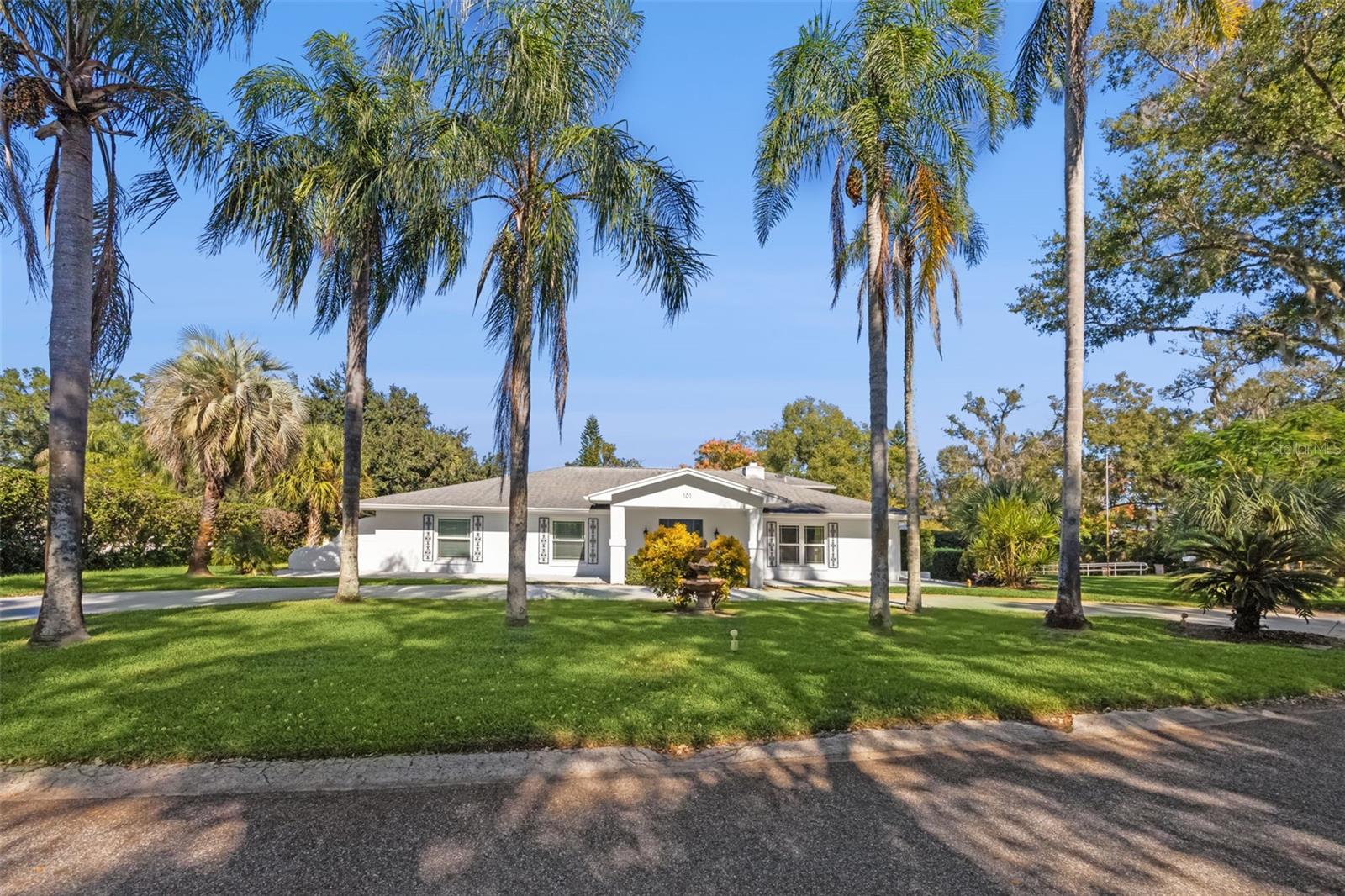 101 VARIETY TREE CIRCLE