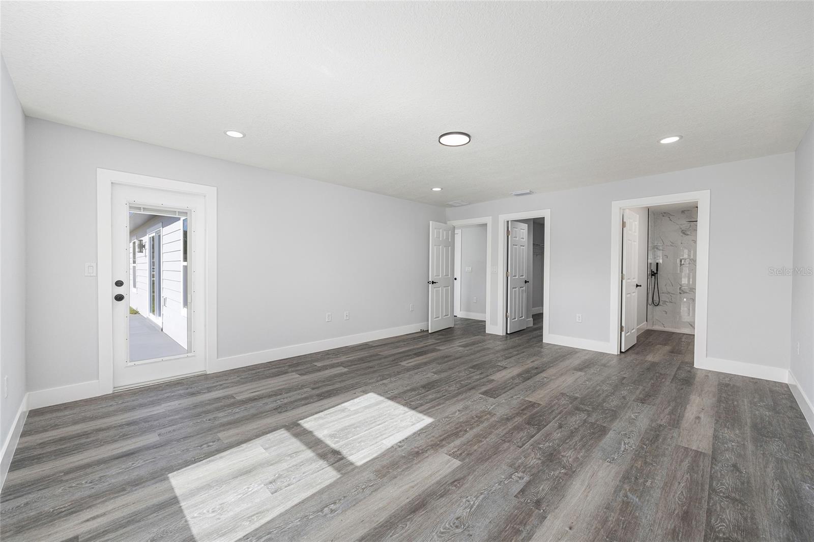 RAINBOW LAKES ESTATE - Residential