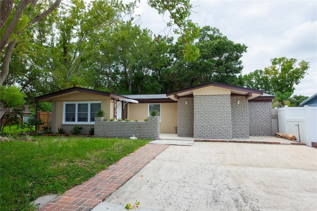 Photo of 8830 69th Street N, Pinellas Park, FL 33782 (MLS # TB8538303)