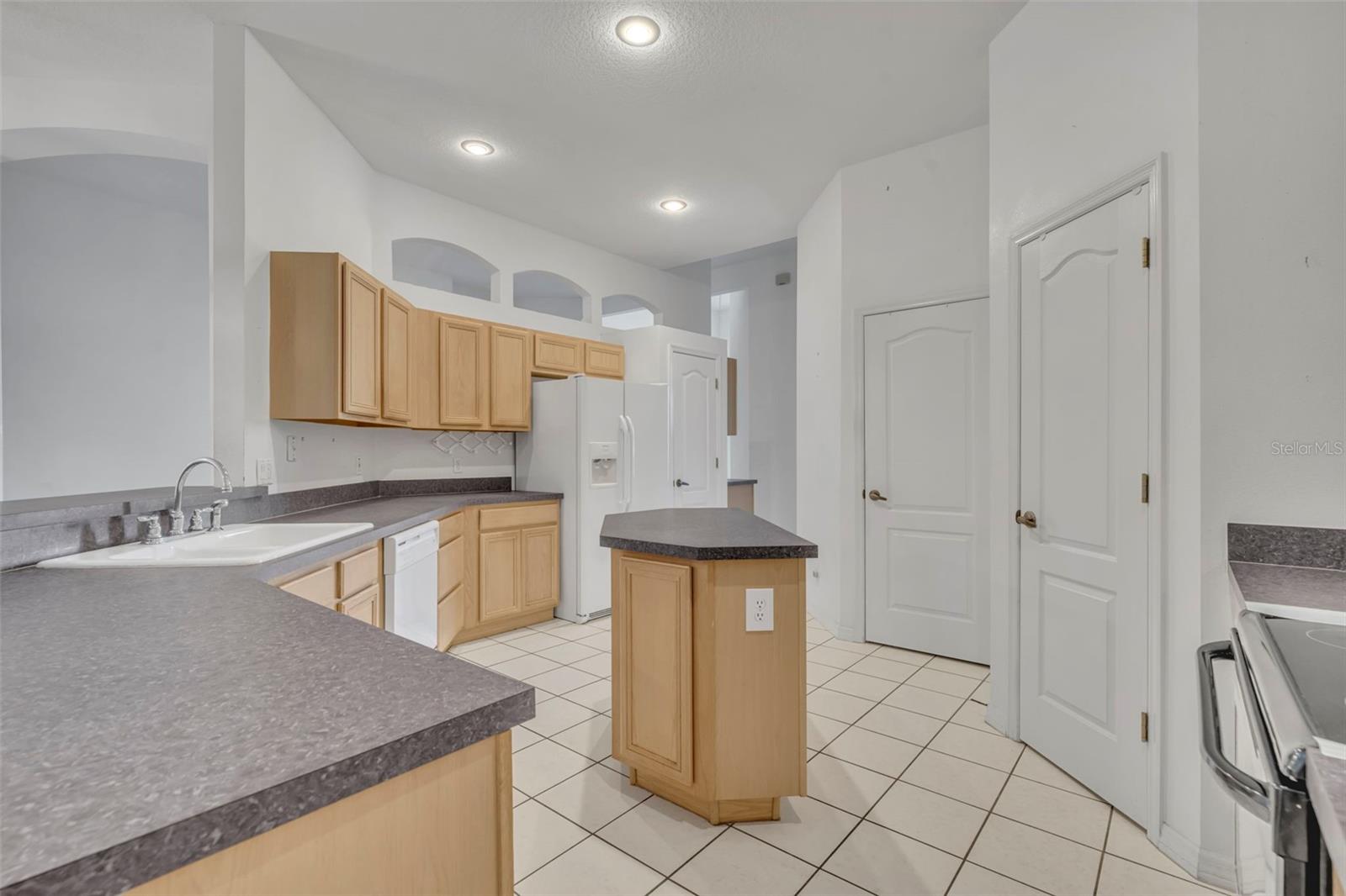 WATERFORD LAKES TR N25A PH 01 - Residential