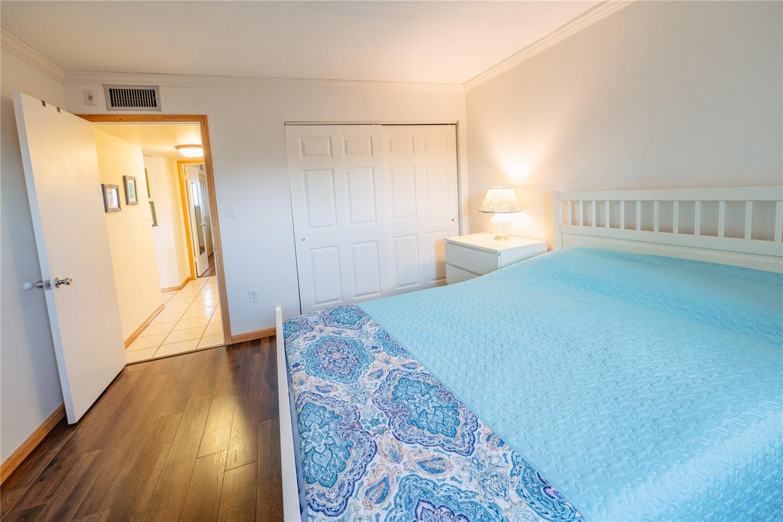 SUNSHINE TOWERS APT RESIDENCES - Residential